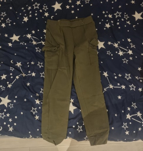 Zdjęcie oferty: Spodnie z kieszeniami po bokach 