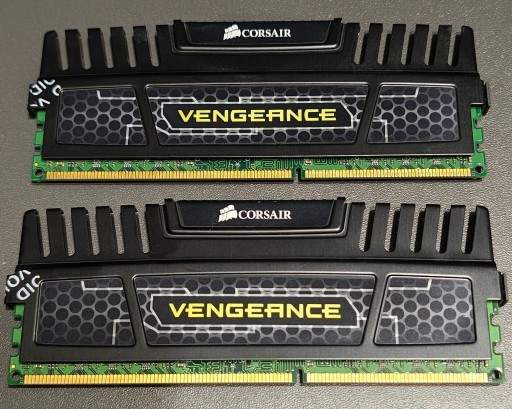 Zdjęcie oferty: Pamięć RAM Corsair Vengeance 2x4GB DDR3 1600MHz (CMZ16GX3M4A1600C9)