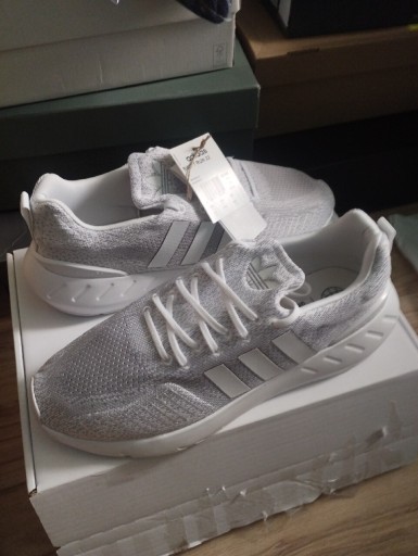 Zdjęcie oferty: Adidas Swift run 22 gz3499 srebrne rozmiar 48