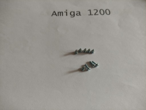 Zdjęcie oferty: Amiga 1200 - Komplet śrubek do obudowy