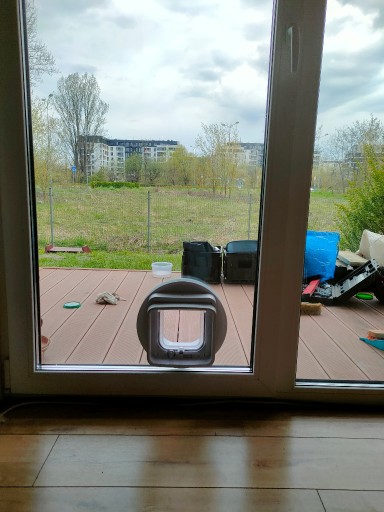 Zdjęcie oferty: Drzwiczki dla kota psa montaż w drzwiach ,oknie 