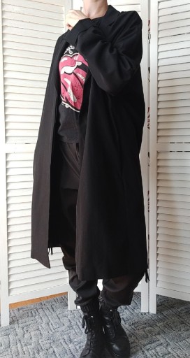 Zdjęcie oferty: Czarny długi płaszcz na guziki Cos r.48 oversize