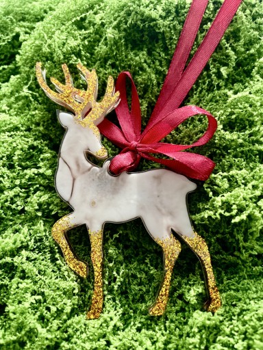 Zdjęcie oferty: Zestaw 3 sztuk ręcznie wykonanych ozdób świątecznych z żywicy.