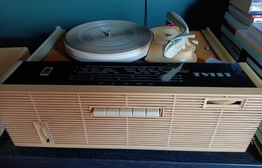 Zdjęcie oferty: Radio gramofon Twist 1962 r prl działa 