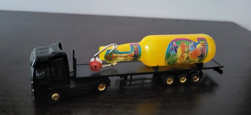 Zdjęcie oferty: Ciężarówka miniatura MAN z naczepą  1:87