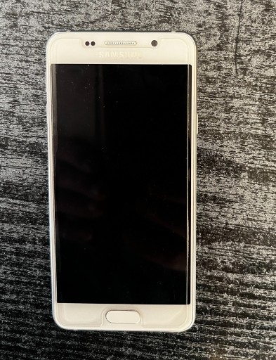 Zdjęcie oferty: Smartfon Samsung Galaxy A3 2016 biały