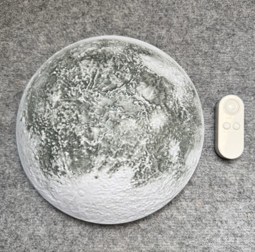 Zdjęcie oferty: Lampka nocna księżyc plus pilot