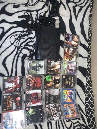 Zdjęcie oferty: Ps3 + kamerka 1 pad 2 move + ładowarka + 17 gier 