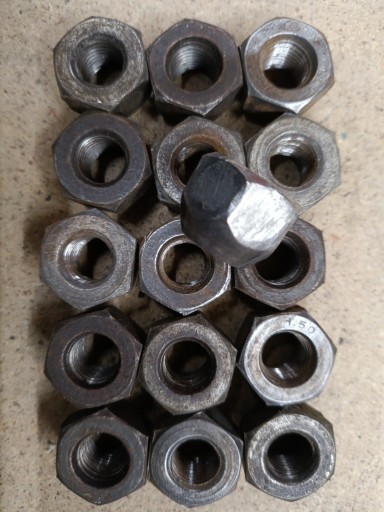 Zdjęcie oferty: Komplet nakrętek do felg stalowych Volvo V40 / S40