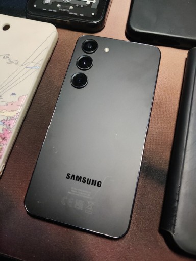 Zdjęcie oferty: Samsung Galaxy  S23 8/128 + 5 ETUI