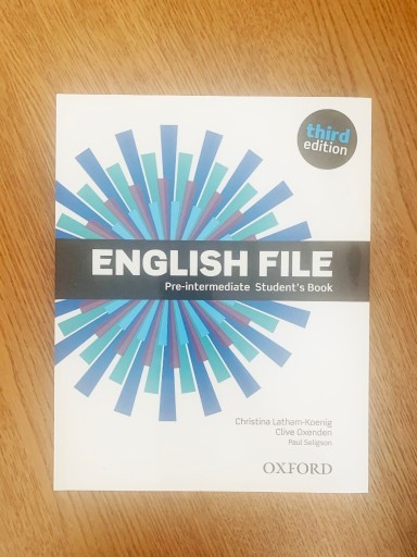 Zdjęcie oferty: English File Pre-intermediate student's book 3RD