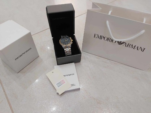 Zdjęcie oferty: Zegarek Emporio Armani z czarną tarcza meski