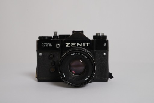 Zdjęcie oferty: ZENIT TTL z obiektywem Helios