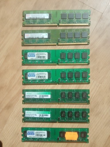 Zdjęcie oferty: Pamięć RAM DDR2 - 1 gb  // mix