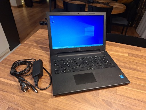 Zdjęcie oferty: Laptop notebook Dell Inspiron15 i3 1,7GHz 8GB