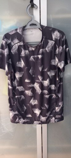 Zdjęcie oferty: T-shirt sportowy H&M, rozmiar M/L