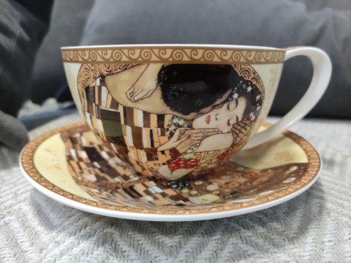 Zdjęcie oferty: Filiżanka porcelanowa ze spodkiem Gustaw Klimt "Pocałunek"