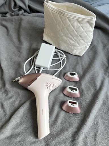 Zdjęcie oferty: Depilator laserowy PHILIPS LUMEA 9000IPL BRI958/00