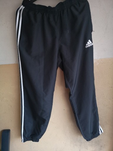 Zdjęcie oferty: Spodnie dresowe adidas 