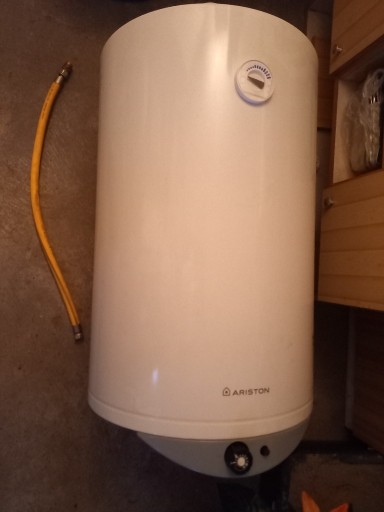 Zdjęcie oferty: Podgrzewacz wody Ariston Thermo 100V CA