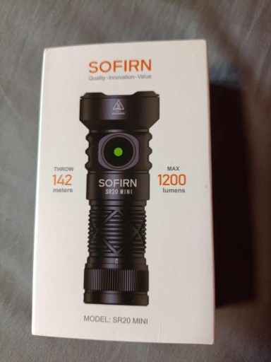 Zdjęcie oferty: Latarka Sofirn SR20 Mini 1200lm z baterią - białe i czerwone światło