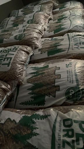 Zdjęcie oferty: PELLET DRZEWNY POLSKI 180 x 15 KG