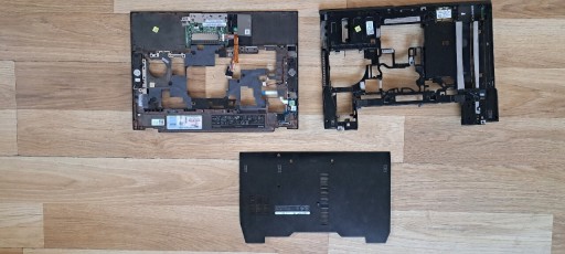 Zdjęcie oferty: Obudowa laptop Dell e6400, licencja Windows Vista