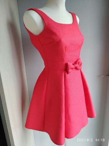 Zdjęcie oferty: Koralowa różowa rozkloszowana sukienka w r. XS/S