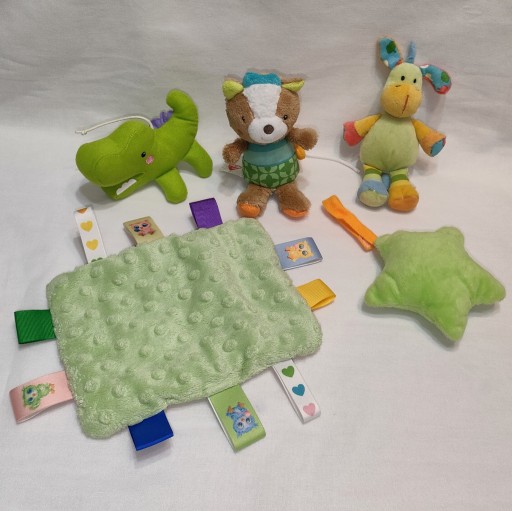 Zdjęcie oferty: Zestaw zabawek dla niemowląt / M388
