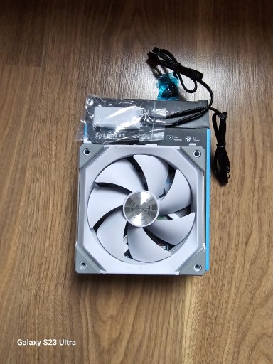 Zdjęcie oferty: Lian Li Wentylator Uni Fan SL120RGB White 