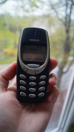 Zdjęcie oferty: Klasyczna Nokia 3310 z ładowarką