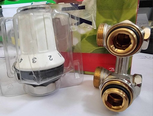 Zdjęcie oferty: Danfoss Zestaw termostatyczny  kątowy 013G5276