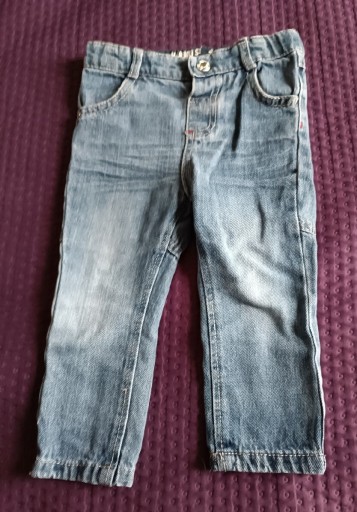 Zdjęcie oferty: Spodnie jeansowe rozmiar 80