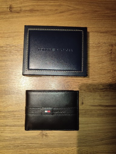 Zdjęcie oferty: Portfel Tommy Hilfiger skórzany 