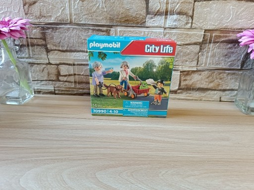 Zdjęcie oferty: PLAYMOBIL City Life 70990. Dziadkowie z wnuczkiem