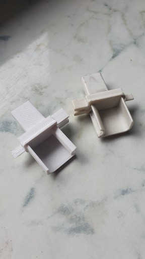 Zdjęcie oferty: Uchwyty prowadnice do moskitiery przyczepy kempingowej Hobby