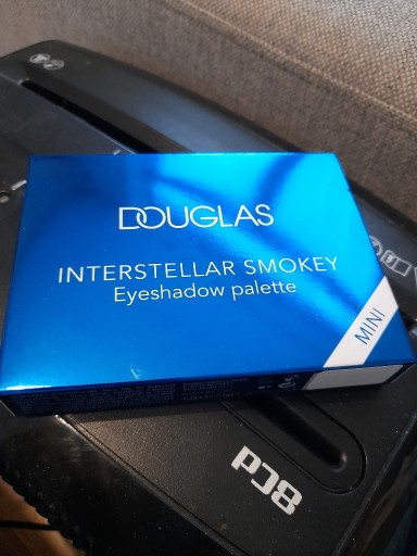 Zdjęcie oferty: Douglas Paleta Mini Interstellar Smokey 6 odcieni