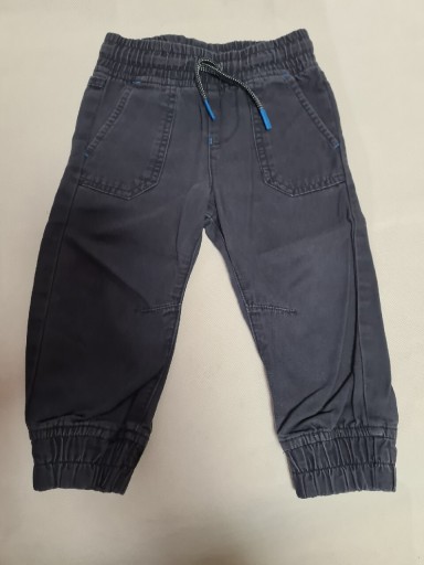 Zdjęcie oferty: Joggery chłopięce F&F r.86