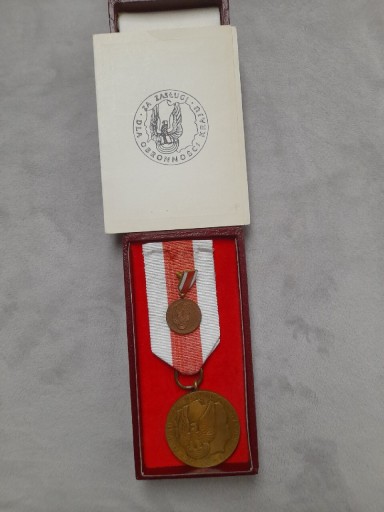 Zdjęcie oferty: Brązowy medal za zasługi dla obronności kraju