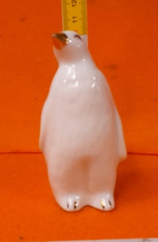 Zdjęcie oferty: Porcelanowa figurka średniego pingwina