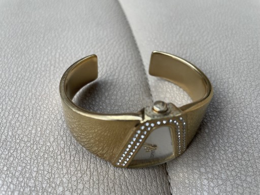 Zdjęcie oferty: Piękny złoty damski zegarek Esprit
