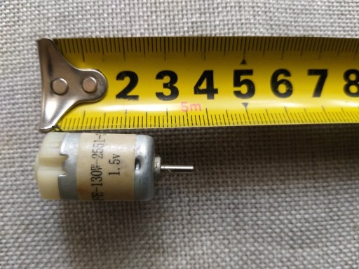 Zdjęcie oferty: silniczek 1,5 V 