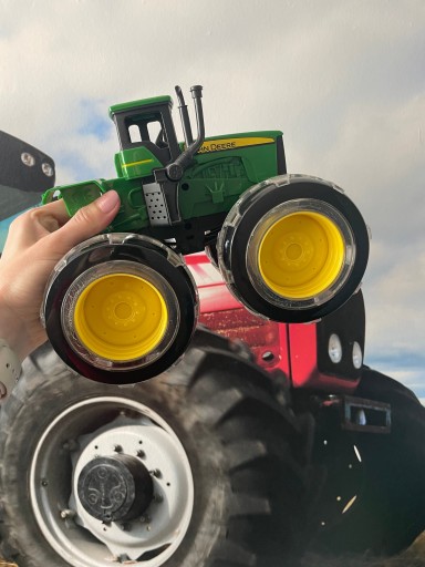 Zdjęcie oferty: Traktor John deere świecące koła