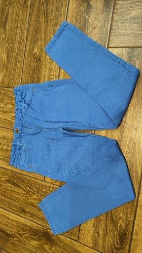 Zdjęcie oferty: Spodnie jeansowe rozm 122