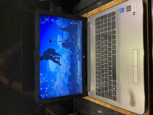 Zdjęcie oferty: Laptop HP 15.6” i5 8Gb RAM 120SSD win10
