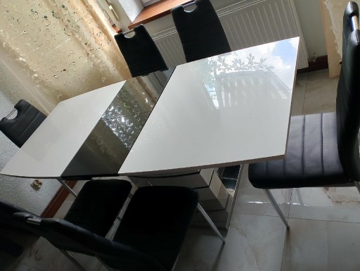 Zdjęcie oferty: Stół rozkładany z 6 krzesłami Agata Meble