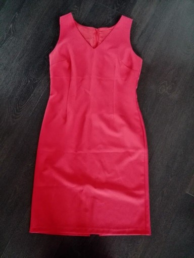Zdjęcie oferty: **klasyczna czerwona niemiecka sukienka ESSENTIALS
