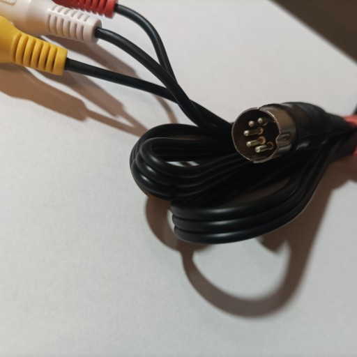 Zdjęcie oferty: Przewód Audio Video AV Commodore 64/C64 3xRCA 1,5m