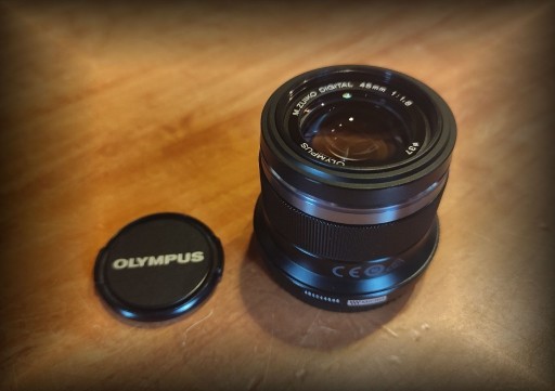 Zdjęcie oferty: Obiektyw Olympus M.ZUIKO DIGITAL 45 mm f1.8 czarny