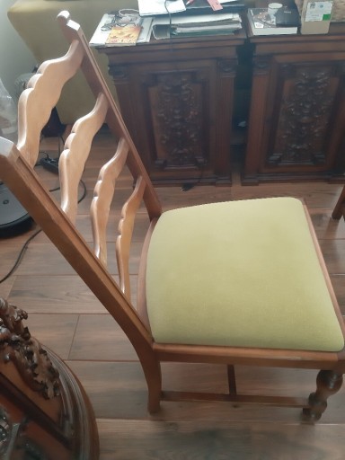 Zdjęcie oferty: Krzesła drewniane tapicerowane